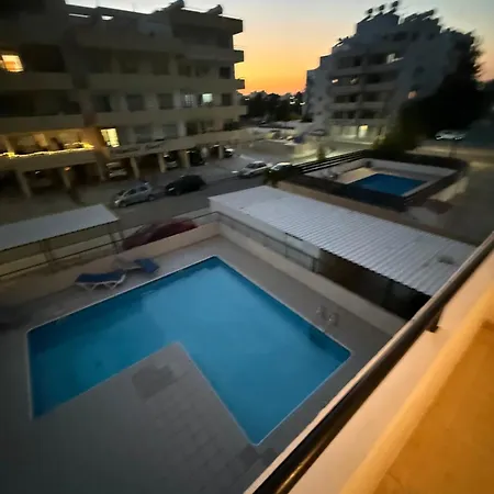 Apartament Lux Family & Pool Larnaca